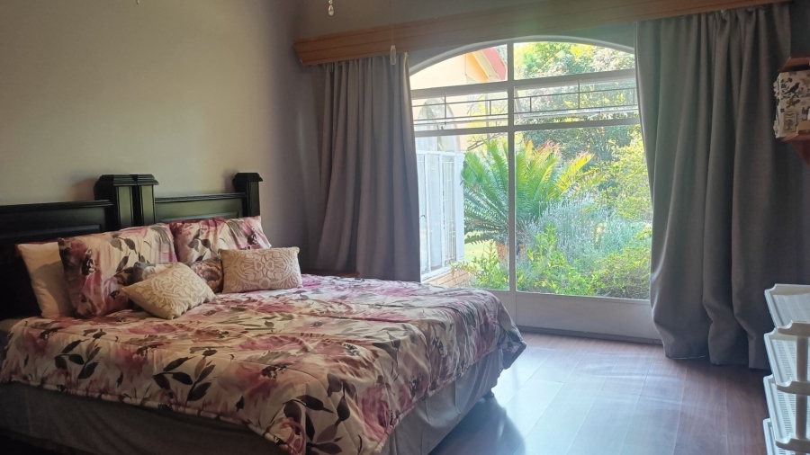 5 Bedroom Property for Sale in Wilkoppies North West